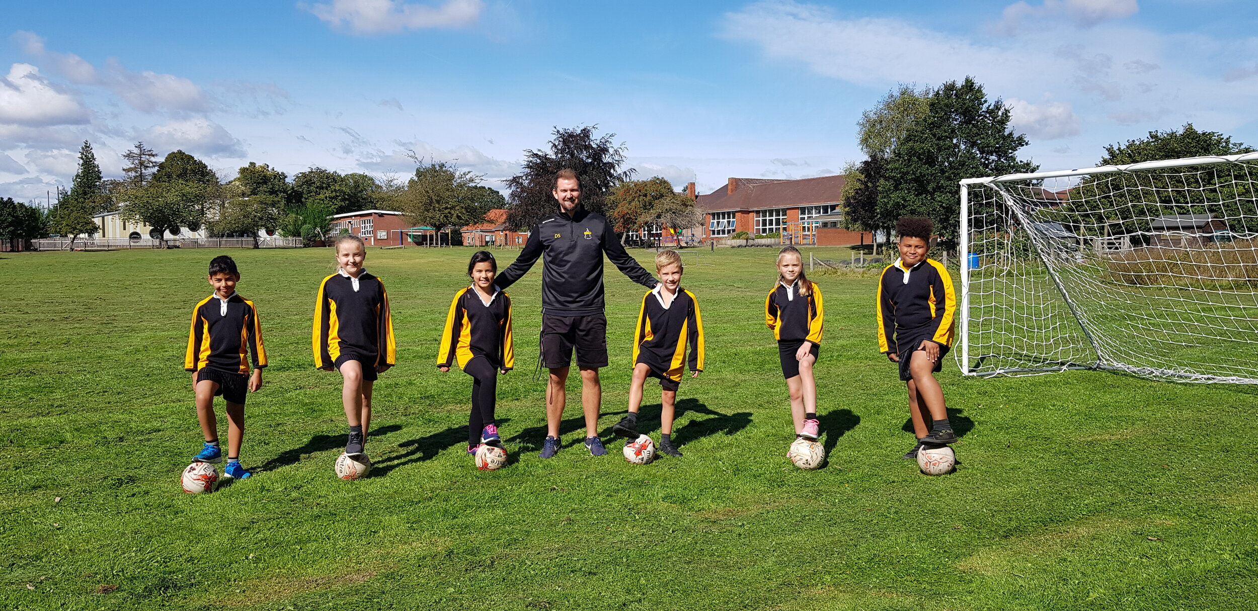 Listerdale Junior Academy have been awarded Platinum status by Your School Games.