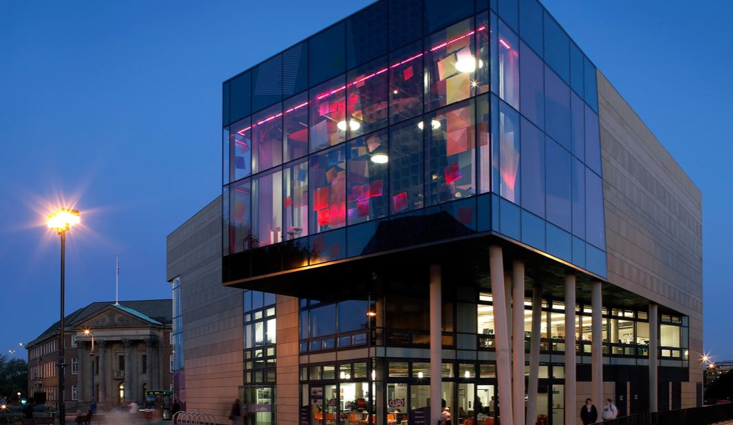 Mindful craft classes are being held at the Quad in Derby, where participants are welcomed and encouraged to participate in a short mindful meditation to start the class before getting creative in a relaxed and supportive environment. Penguin PR: pu…