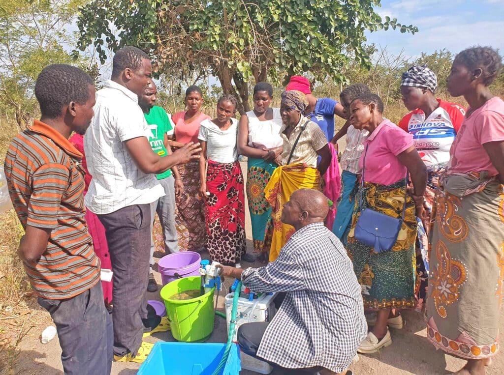 A filter demonstration in Malawi